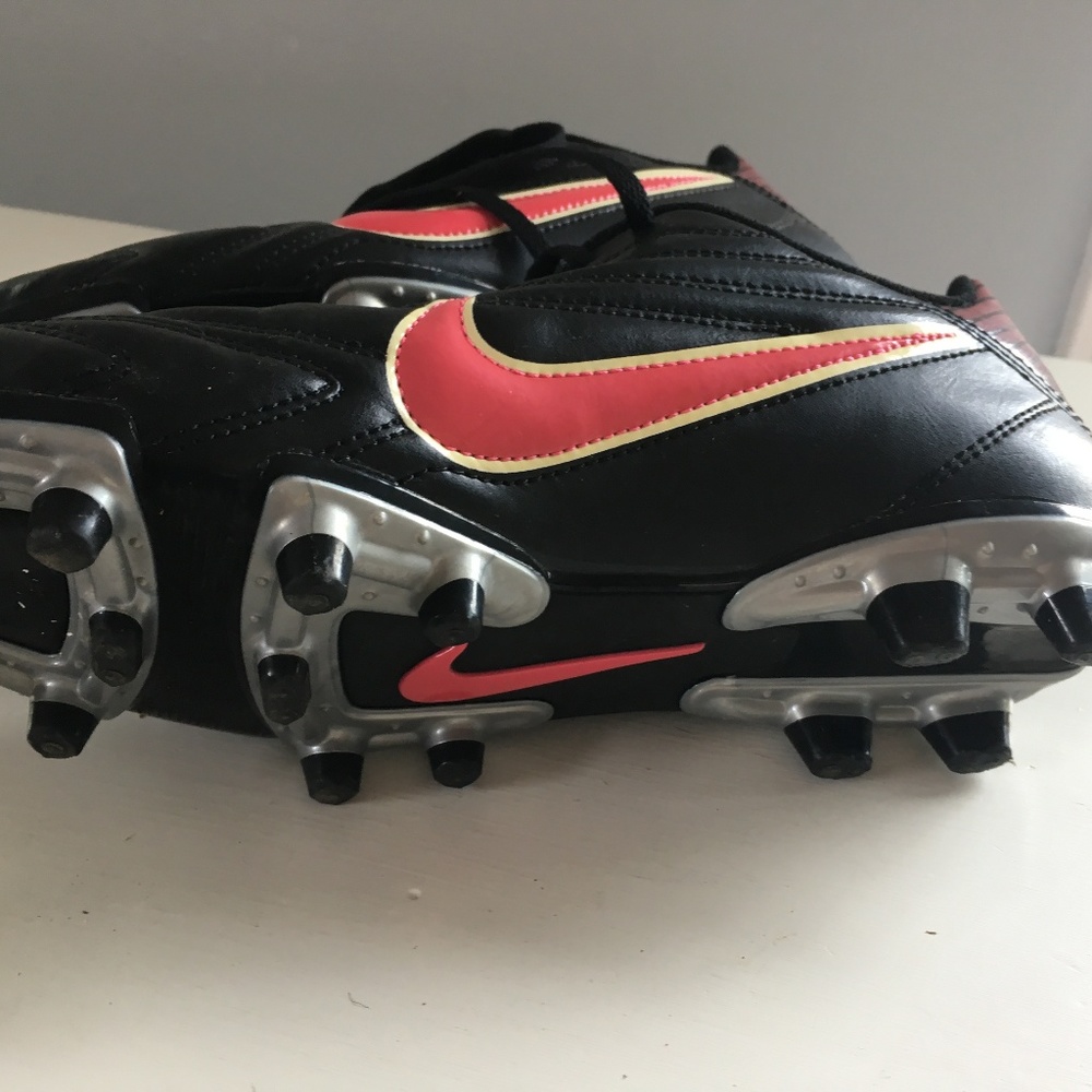 womens nike soccer cleats